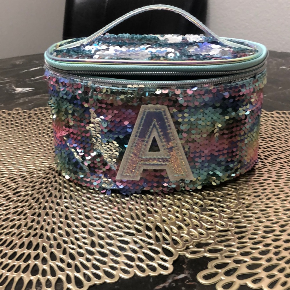 mini make up bag/accessories